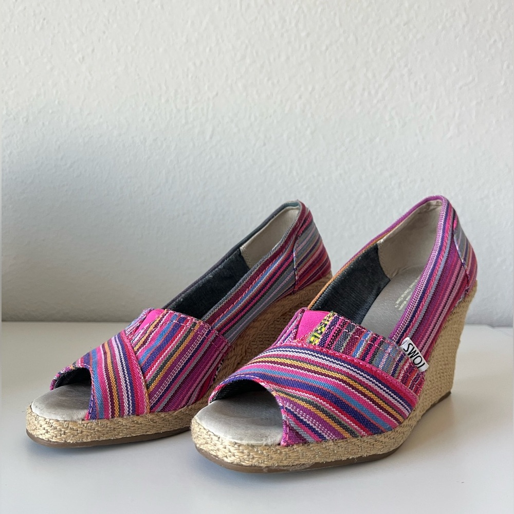 TOMS Canvas Espadrille Peep Toe Wedges | Pink Striped | Women’s 5